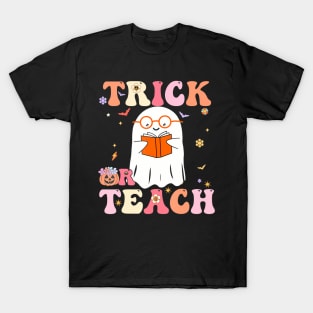 Trick Or Teach Groovy Retro Ghost Teacher Halloween 2022 T-Shirt